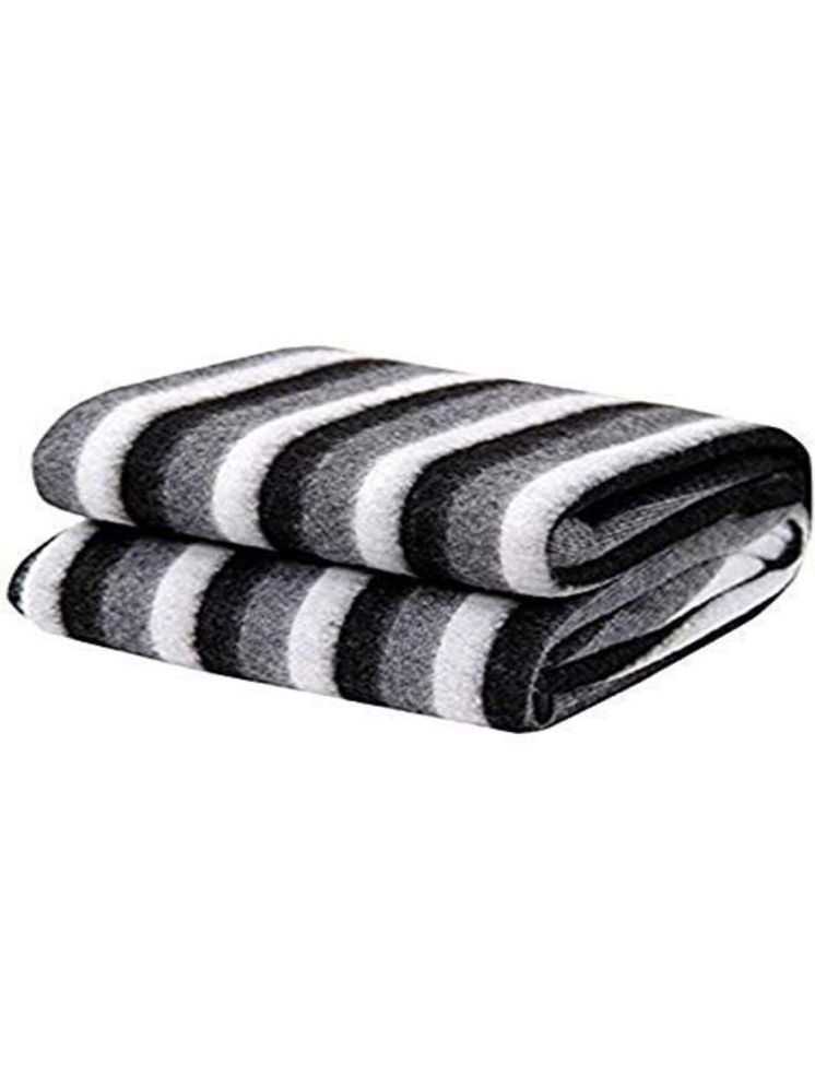     			FuzzyNest Microfiber Vertical Striped Single Bed Blanket ( 229 cm x 153 cm ) - Multicolor ( Pack of 1 )