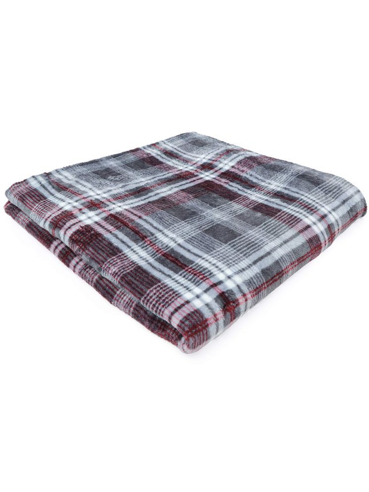     			Dulce Vida Flannel Geometric Double Bed Blanket ( 225 cm x 275 cm ) - Grey ( Pack of 1 )