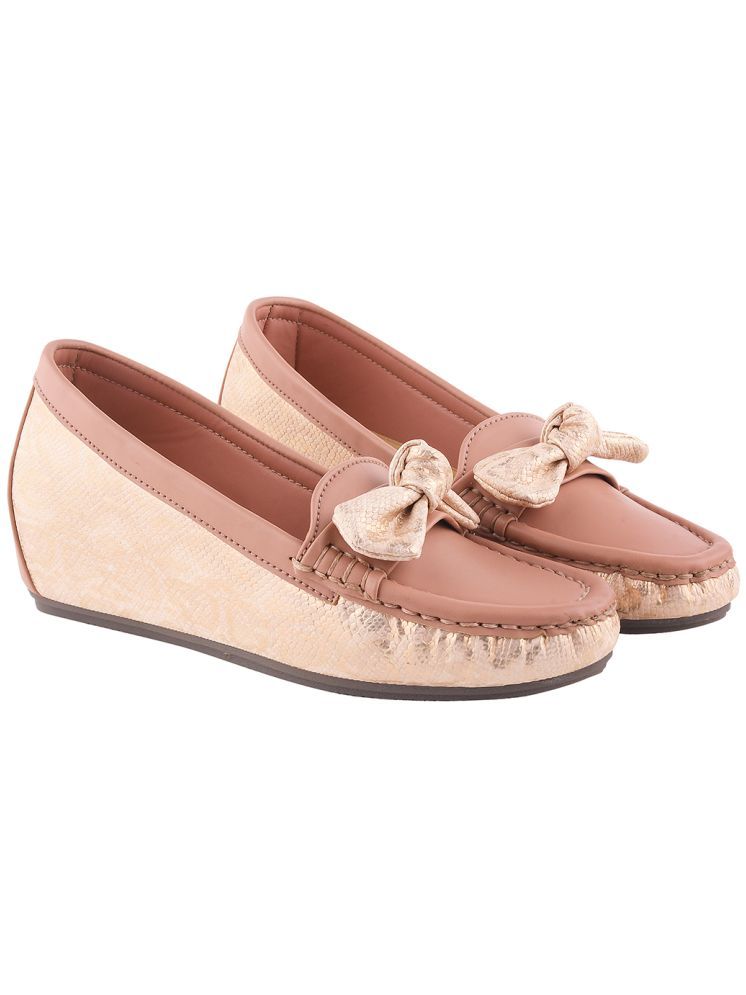     			Shoetopia - Peach Girl's Loafers ( 1 Pair )