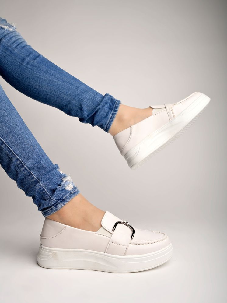     			Shoetopia - White Girl's Loafers ( 1 Pair )