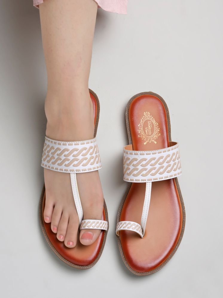     			Shoetopia Ethnic White Kolhapuri Flats For Girls