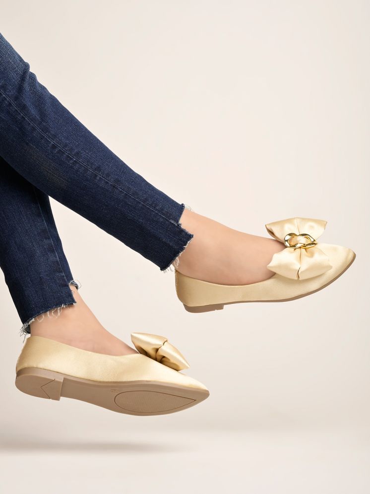     			Shoetopia Oversized Bow Detailed Golden Bellies For Girls