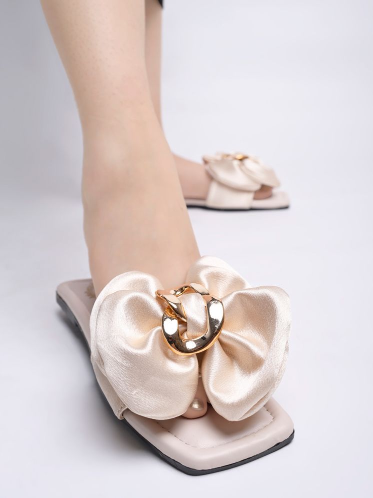     			Shoetopia Stylish Oversized Bow Detailed Cream Flats For Girls