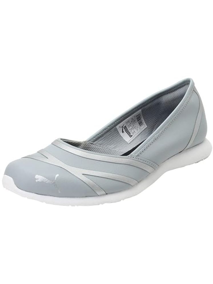     			Puma Silver Women's Juttis